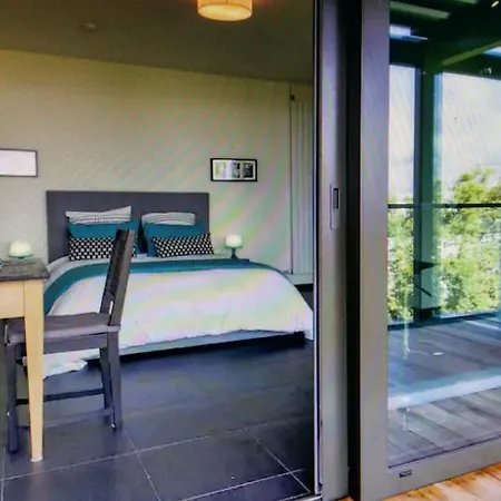 Modern Aux Docks With Terrace And Parking